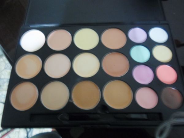 Paleta De Base e Corretivos 20 Cores